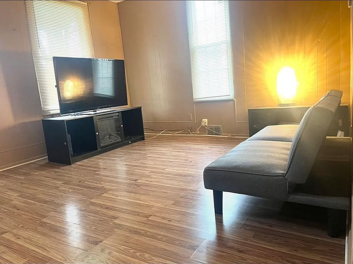 422 Galbreath St — Photo 3