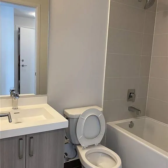 7895 Jane St #515 — Photo 8