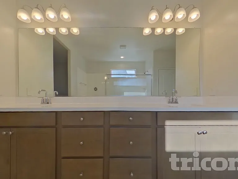 30033 W Cheery Lynn Rd — Photo 10