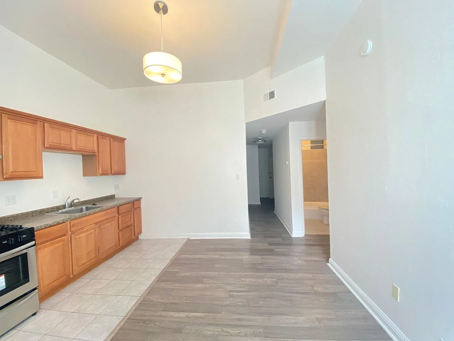 501 Octavia St — Photo 3