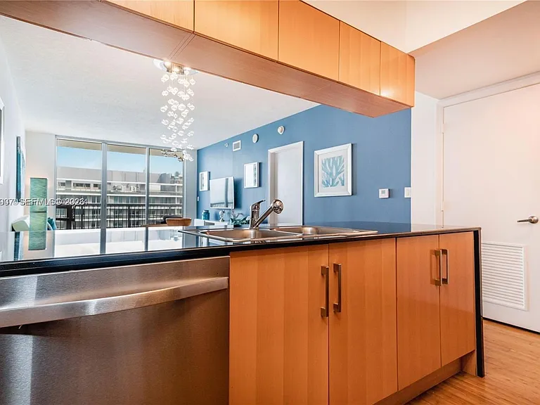 1750 N Bayshore Dr #5505 — Photo 6