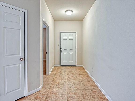 3rd image of 5218 Fossil Stone Ln