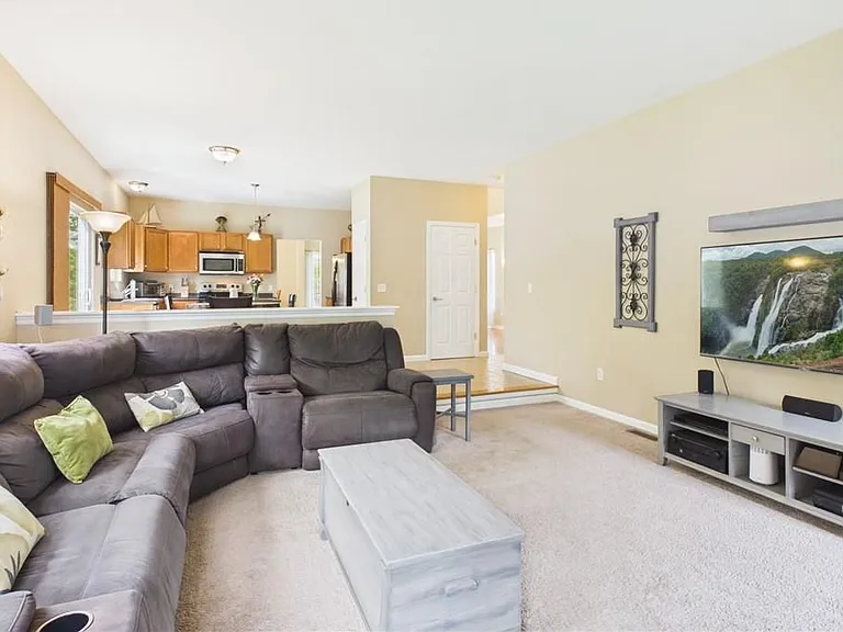 23 Beechwood Hollow St — Photo 18