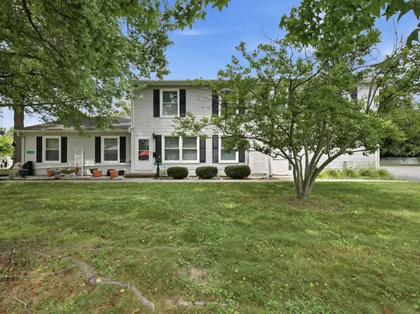 1138 Village Ln, Ashland, OH 44805