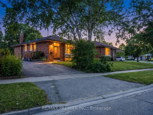 35 Barkwin Dr, Toronto, ON M9V 2W4