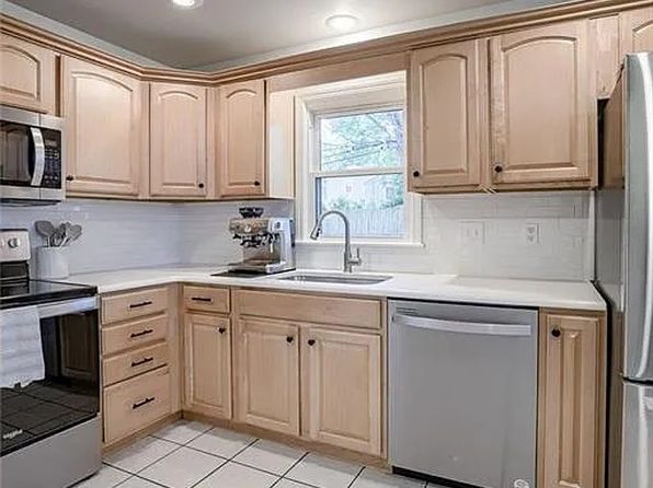 5607 W 78th Ter