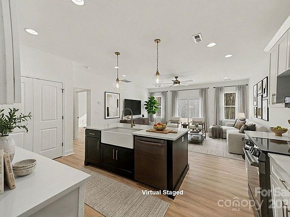 4th image of 1055 Castle Mill Ln