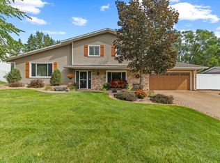 8355 Foothill Rd S, Cottage Grove, MN 55016