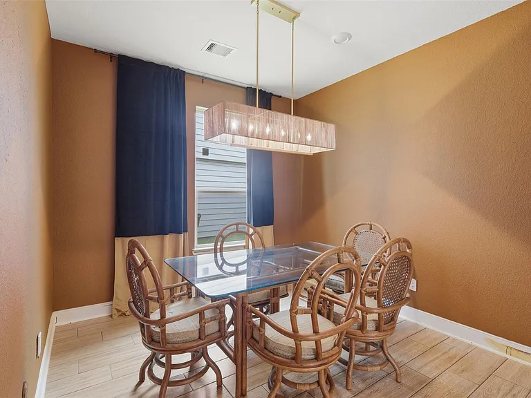 12912 Zivah Ln — Photo 11
