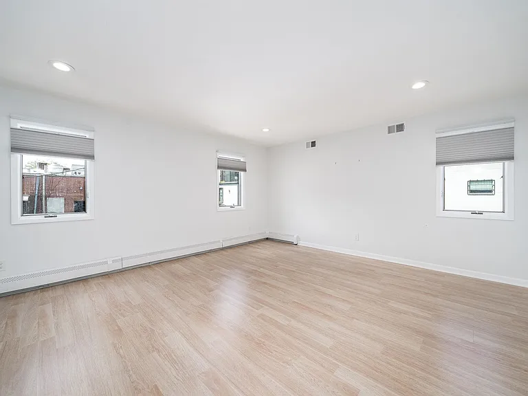 139 Cambridge Ave #1 — Photo 9
