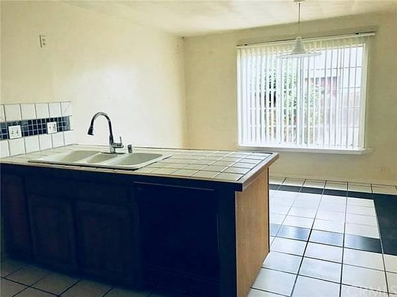4th image of 15661 California St