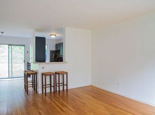 218 New Britain Ave APT 8, Farmington, CT 06085