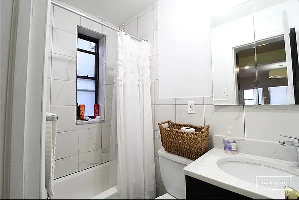 Rented by Grand & Co. | media 12