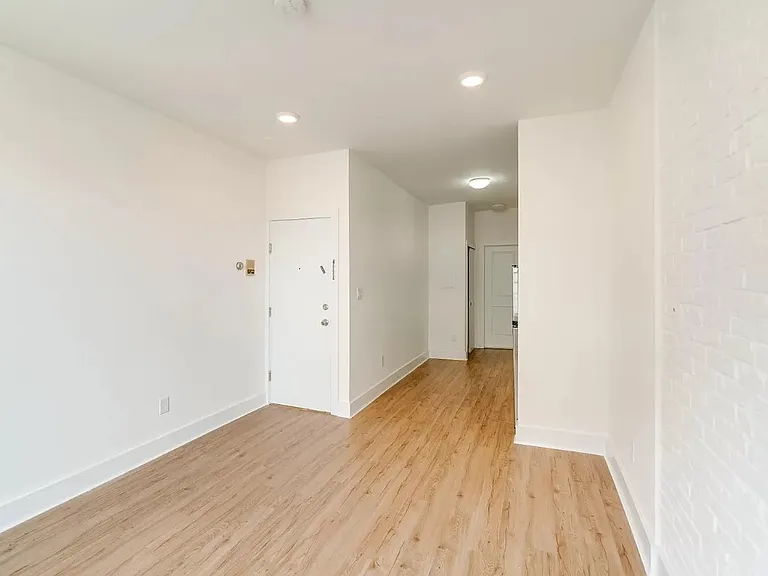 153 1st St #2B — Photo 3