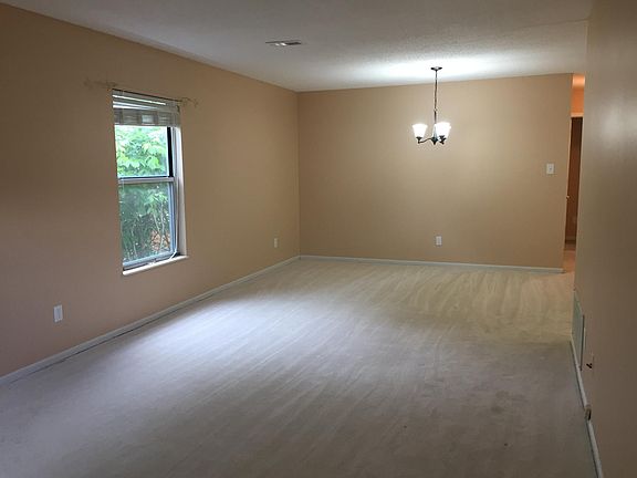 4th image of 106 Carnegie Ct
