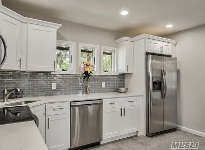 2nd image of 33 Horn Ln