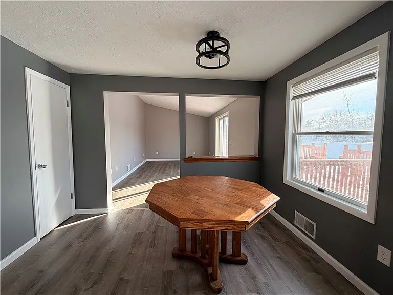 598 Bram Hall Dr — Photo 5