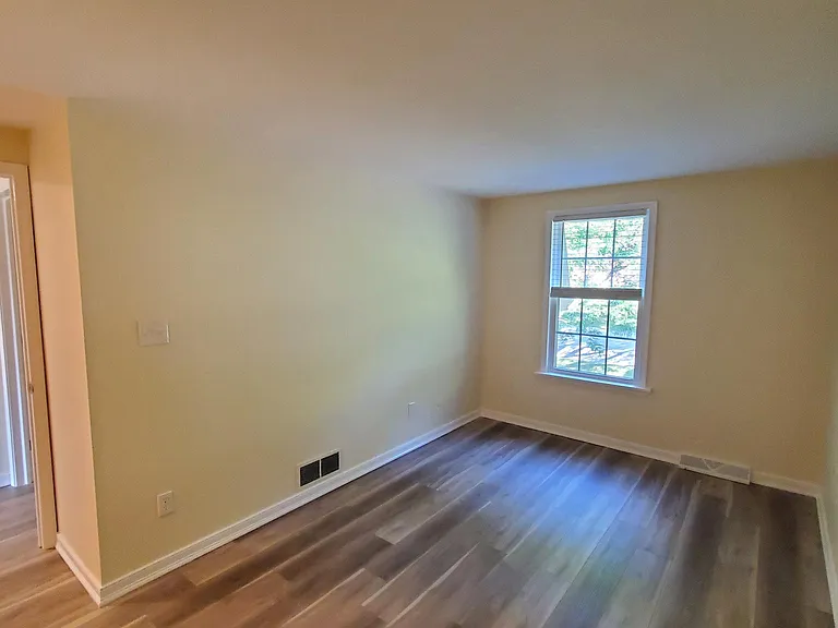 Chestnut Hls — Photo 18