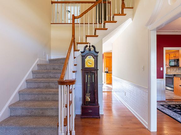 5th image of 4890 Rolling Hill Road