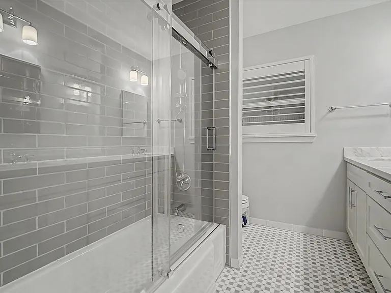 2123 Ridgecrest Dr — Photo 35