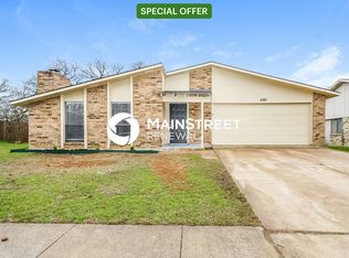 4210 Coronet Ln, Arlington, TX 76017