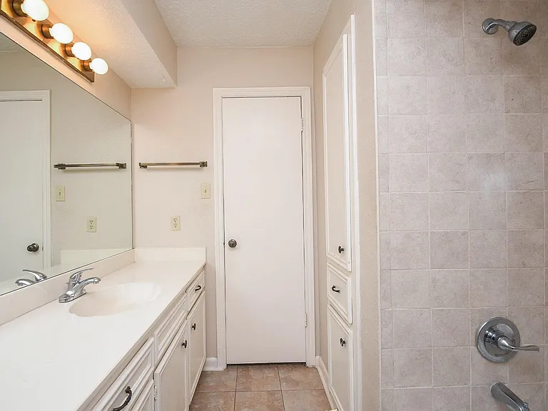 2113 Georgetown St — Photo 26