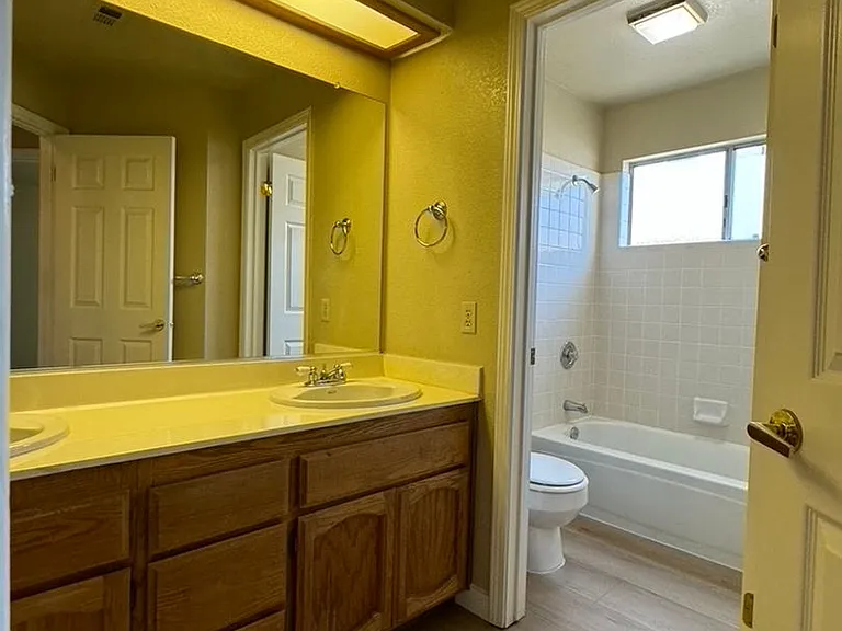 1820 Bayberry Ln — Photo 14