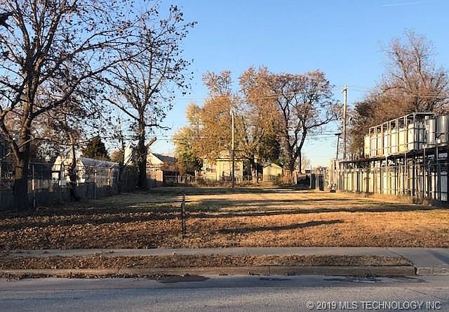 2nd image of 1321 E 2nd St S