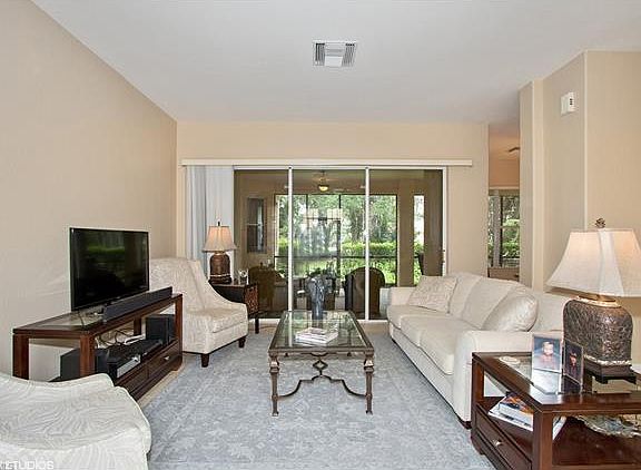 3rd image of 12921 Silverthorn Ct