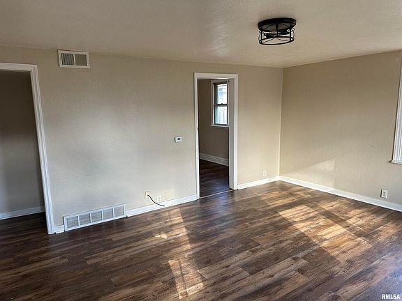 2nd image of 304 S Galena Ave