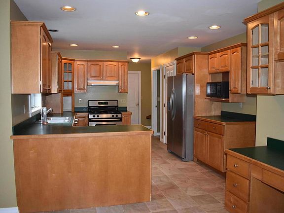 2nd image of 9 Glen Ct