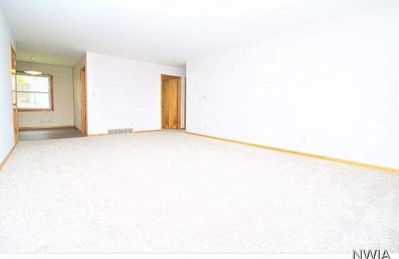 3rd image of 2704 S Lyons St