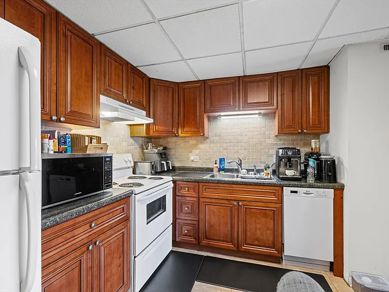 3223 W Parkway Dr #3A — Photo 6