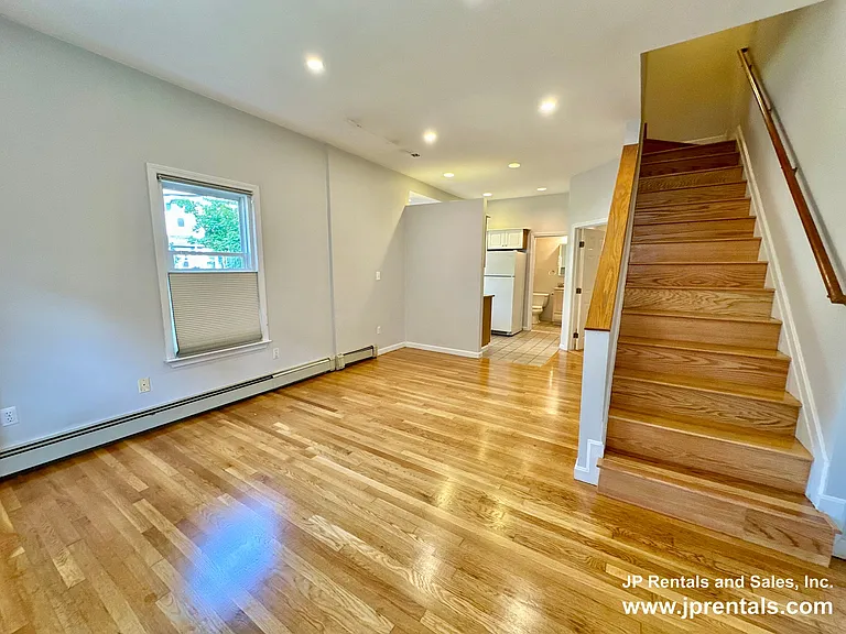 294 Chestnut Ave #1 — Photo 3