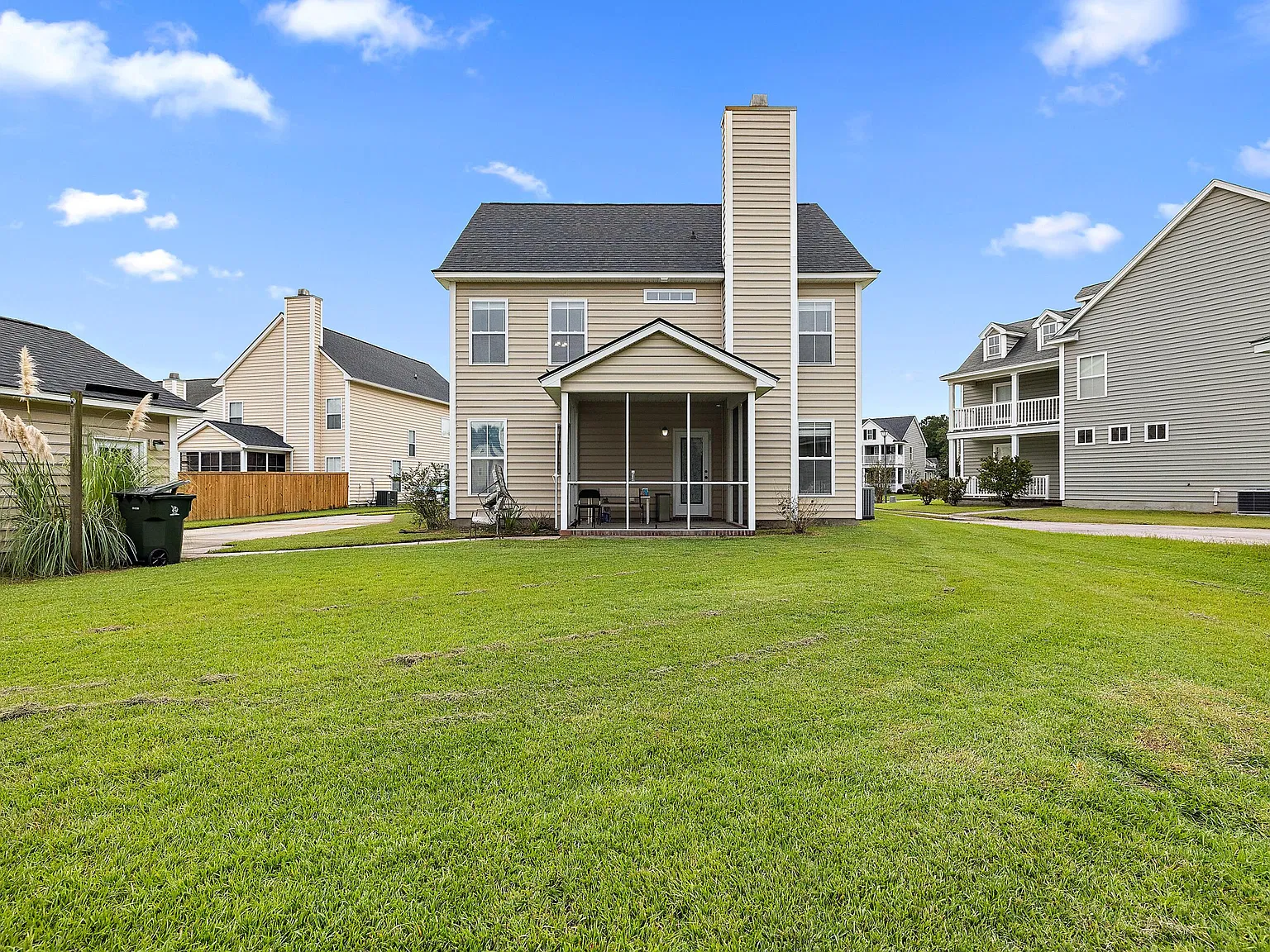 4 bed, 2.5 bath, 2473 sqft, $2,595 — Photo 3