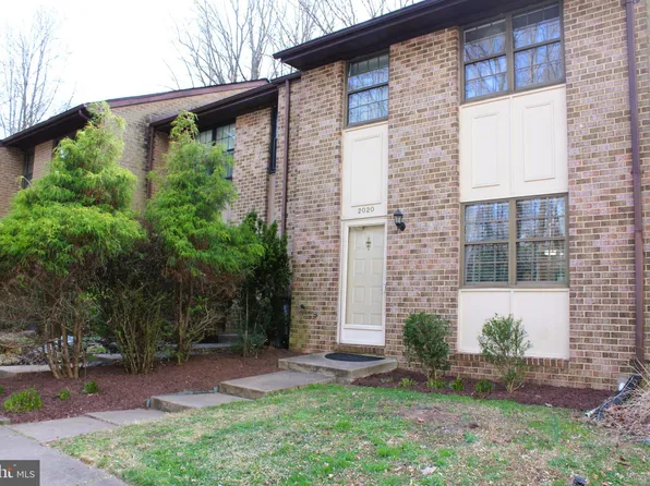 2020 Headlands Cir, Reston, VA 20191