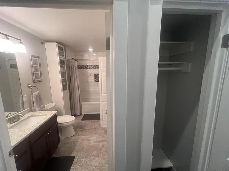 715 N Milwaukee St #302 — Photo 27