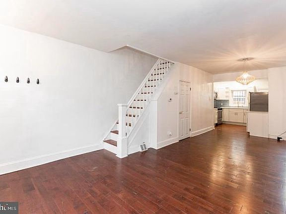 2nd image of 2050 S Beechwood St