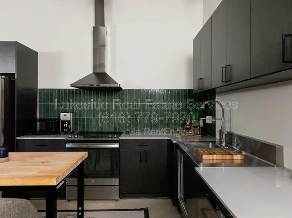 851 Fulton St W, Grand Rapids, MI