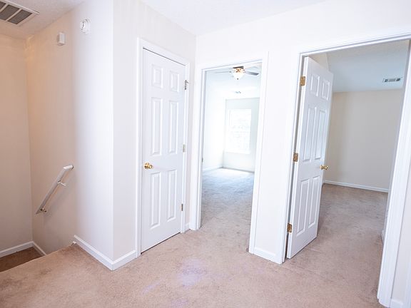 5th image of 2833 Parkway Close