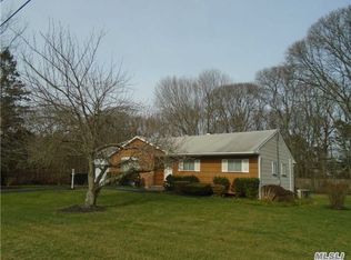 17 Northfield Dr, Ronkonkoma, NY 11779