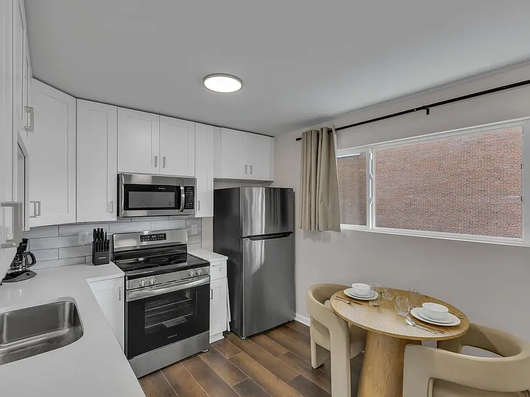 35 Parsons Ave #F — Photo 8