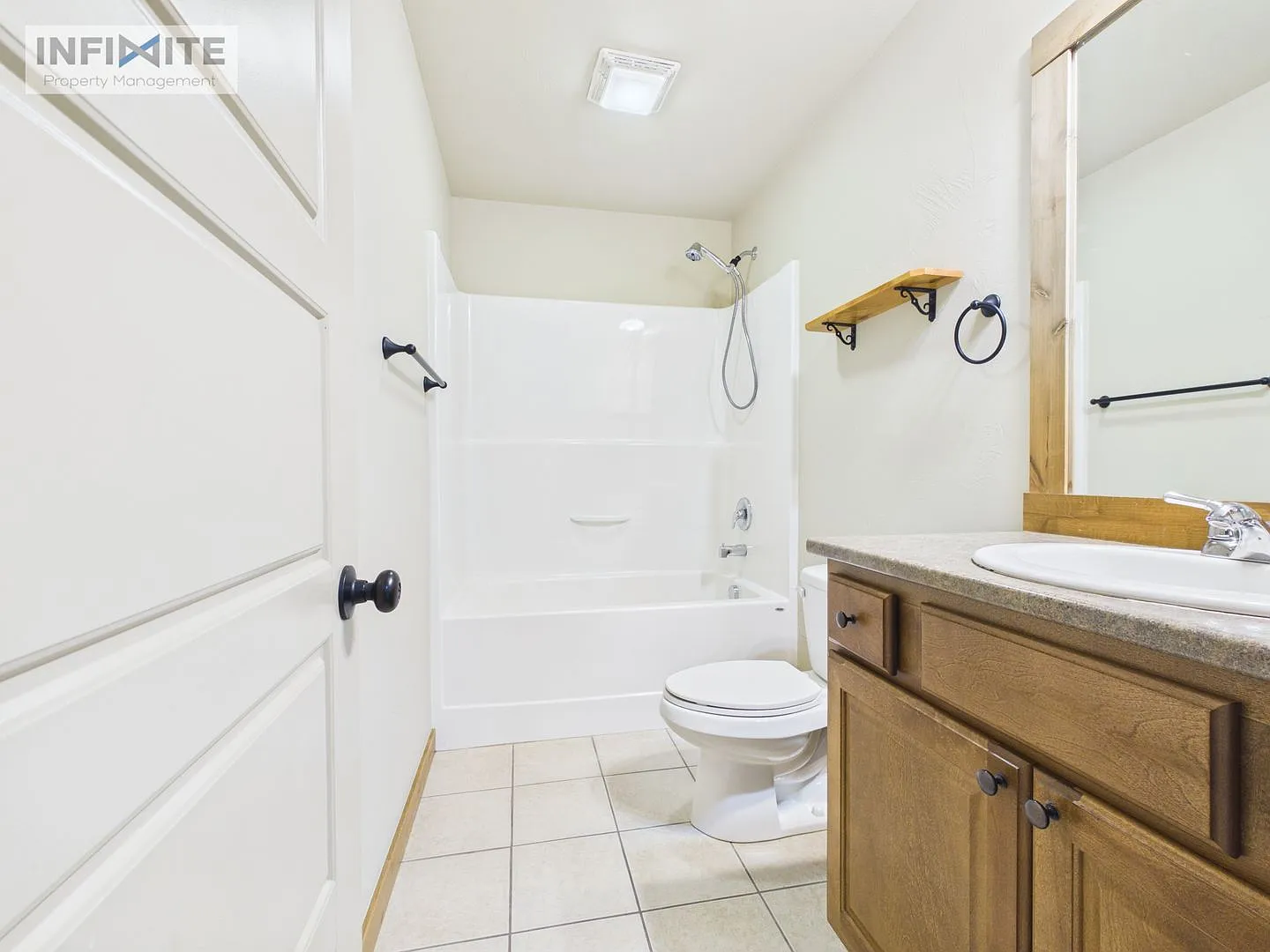 Beautiful 3-Bedroom Condo Near Four Corners — Photo 3