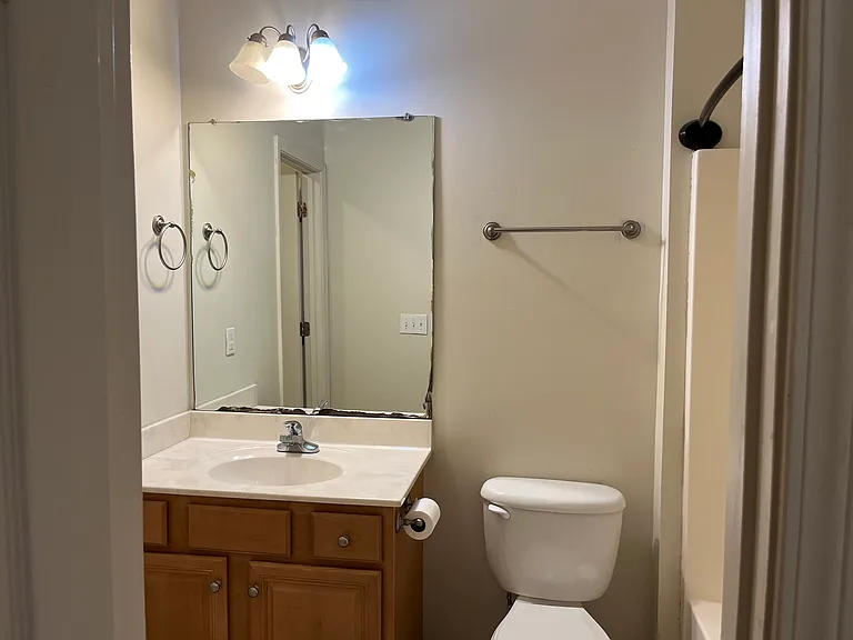 216 Lincoln Grn #B — Photo 13