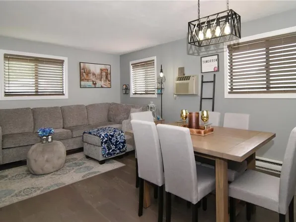 117 John St APT 50, Lincoln, RI 02865