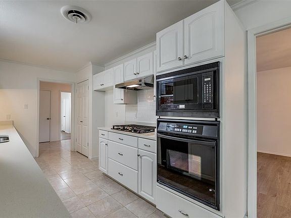 2nd image of 109 Woods Dr
