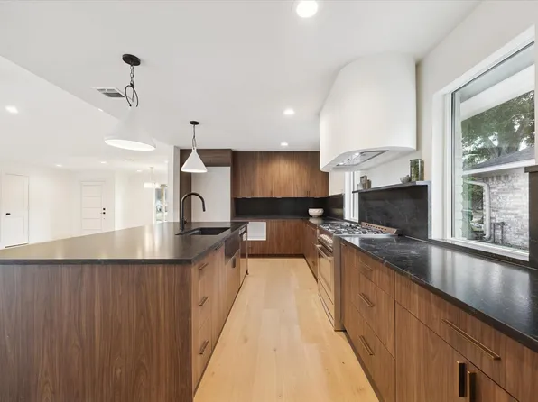 6110 Yarwell Dr, Houston, TX 77096