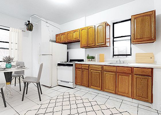 3rd image of 1944 Madison Ave #4Z