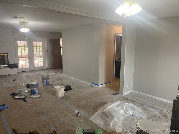 3rd image of 215 Swales Blvd