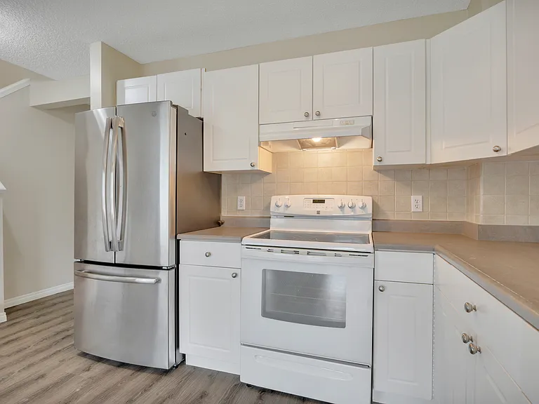 37 Vaughn Ave #37 — Photo 12